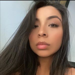 Meet your Posher, Abigail